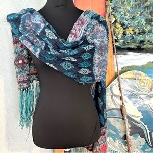 Vismaya Soft Wool Blend Beauty! Absolutely Gorgeous, 82” End to End, Great Cond.